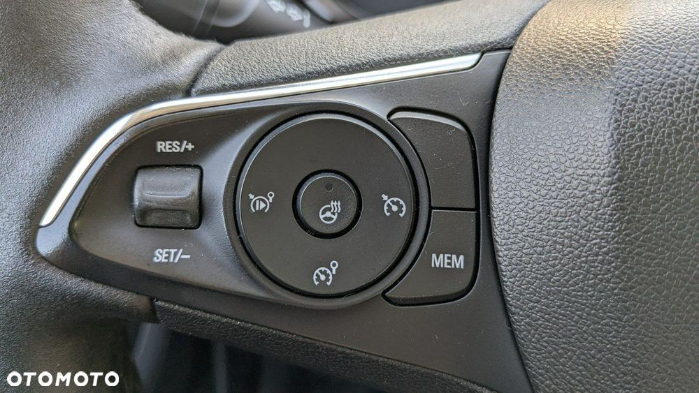 Opel Crossland X - 26