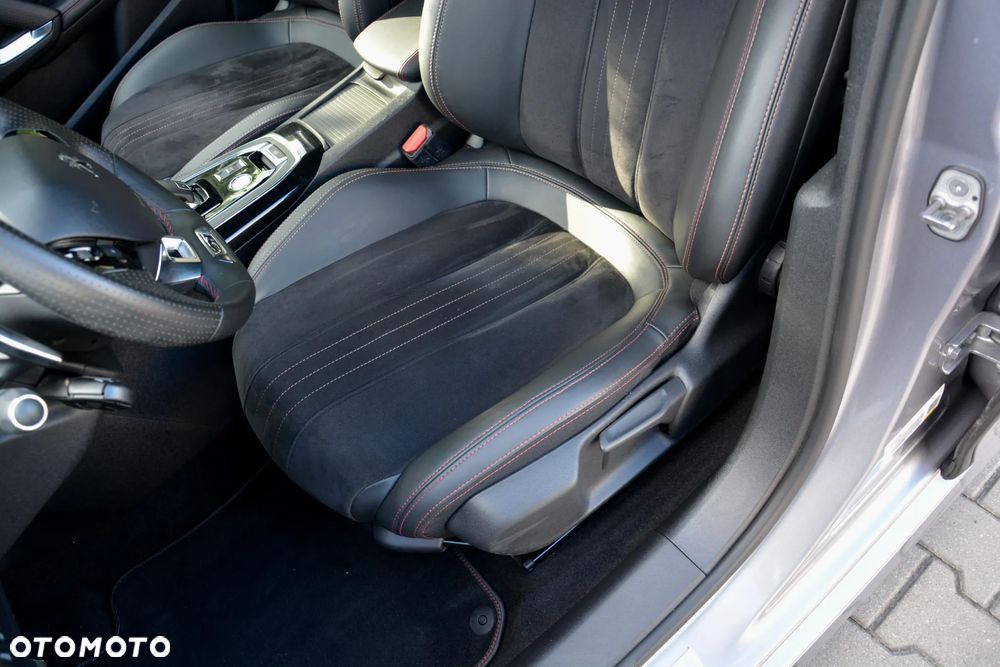 Peugeot 308 BlueHDi FAP 180 EAT8 Stop & Start GT - 32