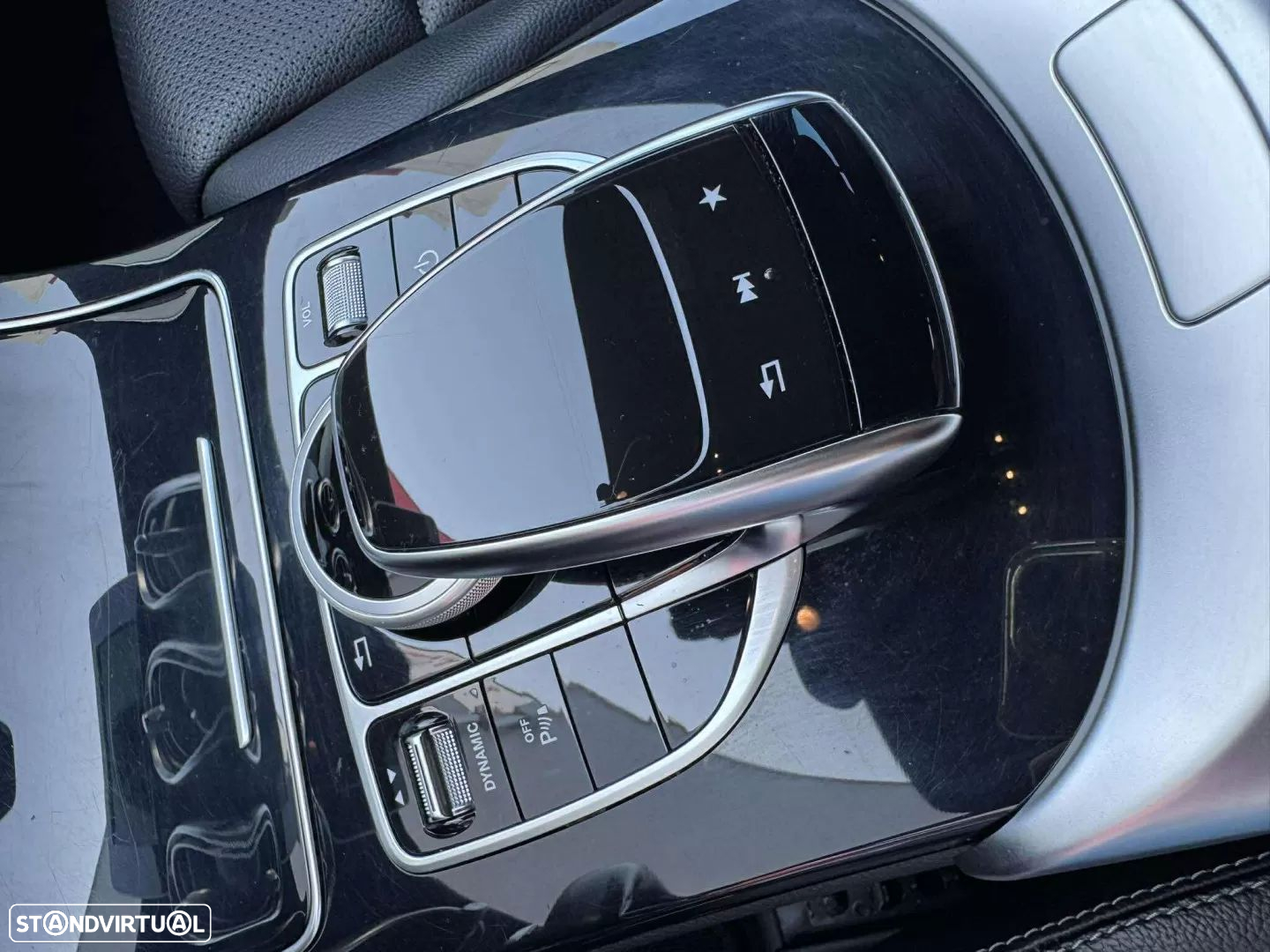 Mercedes-Benz C 300 h AMG Line - 12