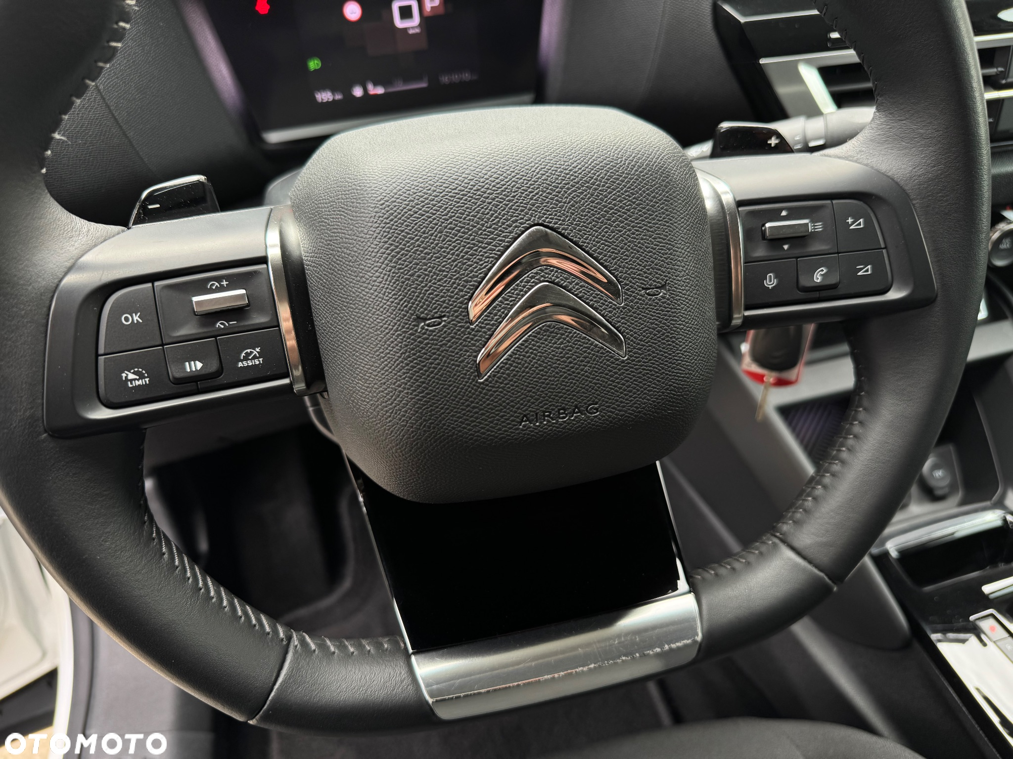 Citroën C4 PureTech 130 Stop&Start EAT8 SHINE - 19