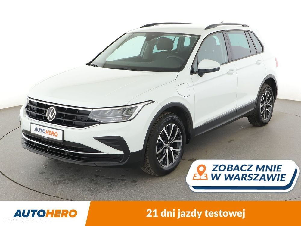 Volkswagen Tiguan - 1