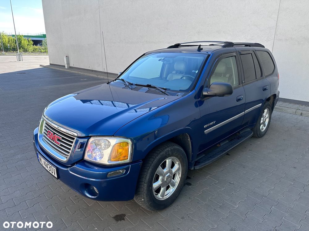 GMC Envoy - 1
