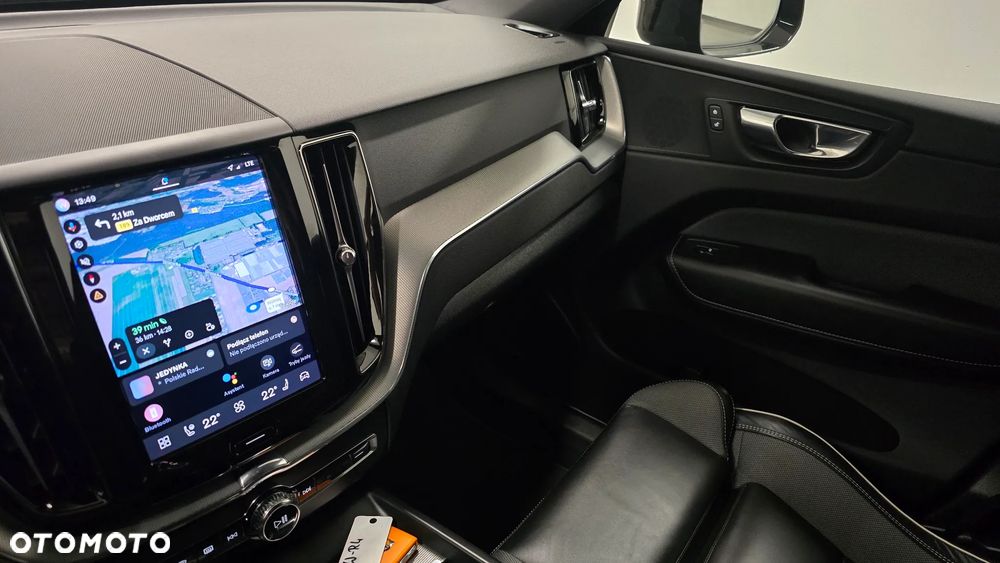 Volvo XC 60 B4 D Plus Dark - 20
