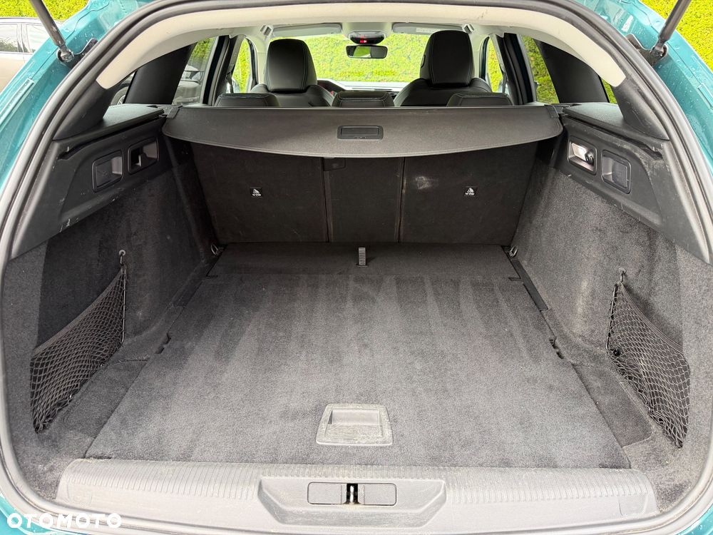 Peugeot 308 BlueHDi 130 EAT8 Allure - 27
