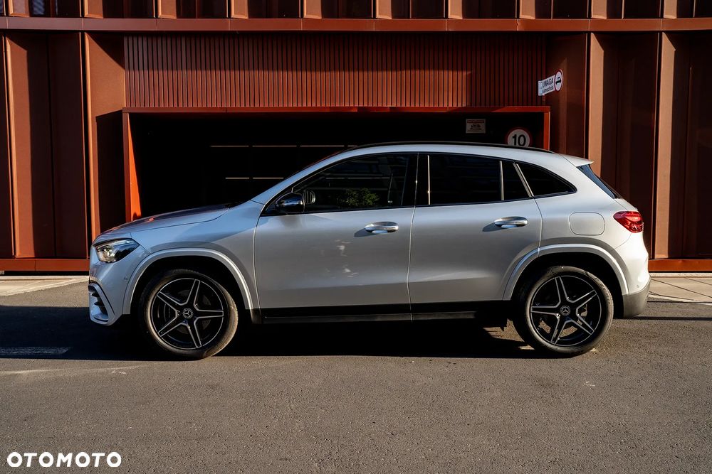 Mercedes-Benz GLA 200 mHEV AMG Line 7G-DCT - 13