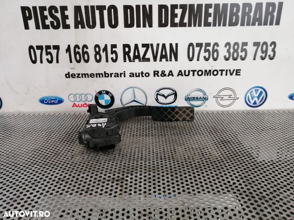 Pedala Acceleratie Audi A4 B8 2.0 Diesel Euro 5 Volan Stanga - 1
