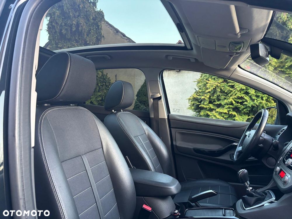 Ford Kuga 2.0 TDCi 4x4 Titanium - 32