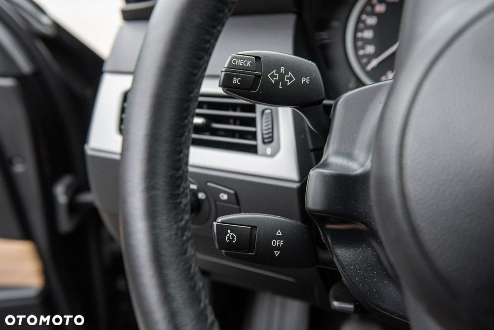 BMW Seria 5 520d Special Edition - 24