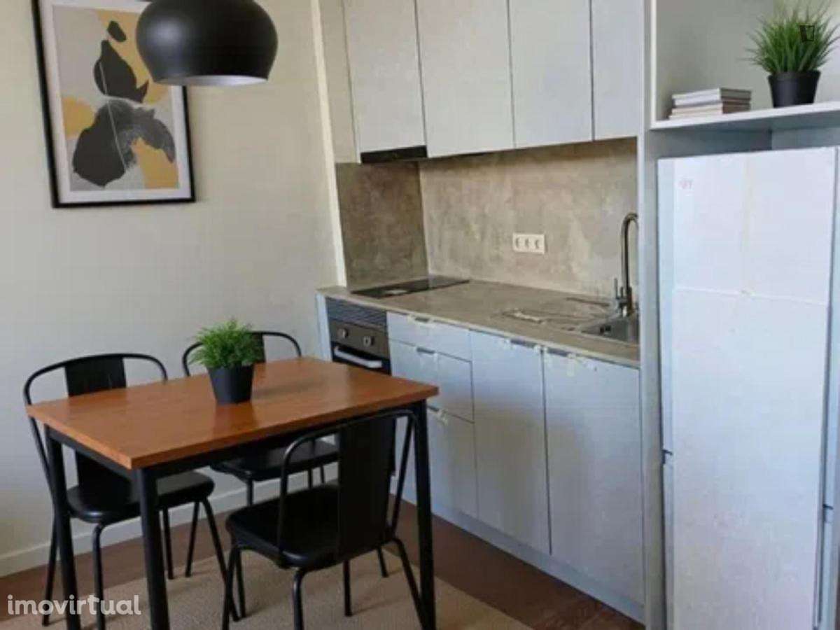 Estúdio - localizado em Matosinhos Porto - Grande imagem: 2/3
