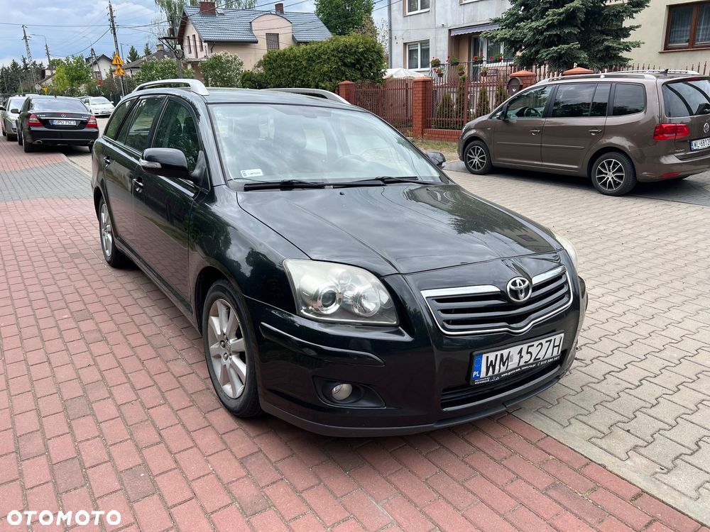 Toyota Avensis 2.0 D-4D - 11