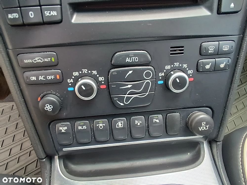 Volvo XC 90 V8 Executive - 16