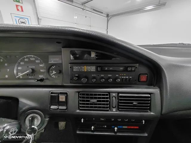 Toyota Corolla Sedan 1.3 XL 12V - 11