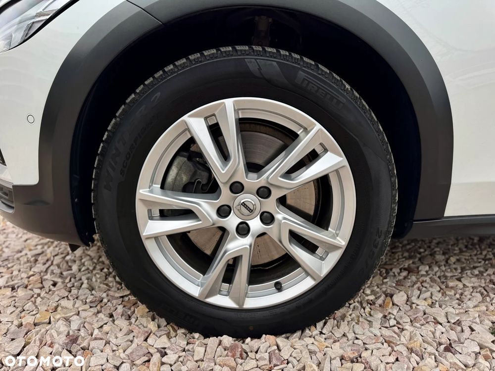 Volvo V90 Cross Country B4 D AWD Ultimate - 13