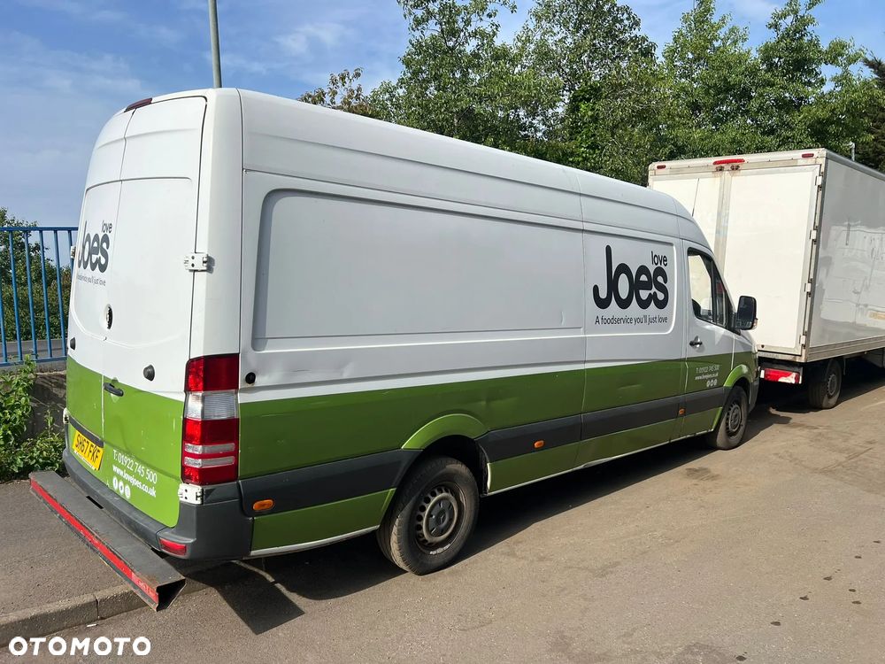 Mercedes-Benz Sprinter - 2