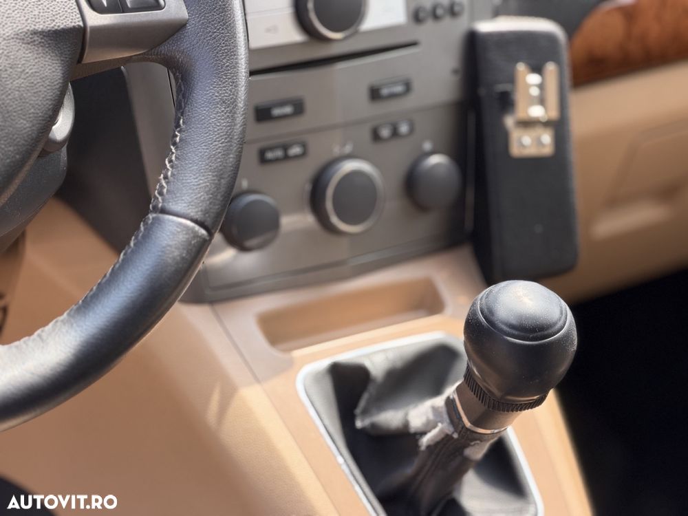 Opel Zafira - 10