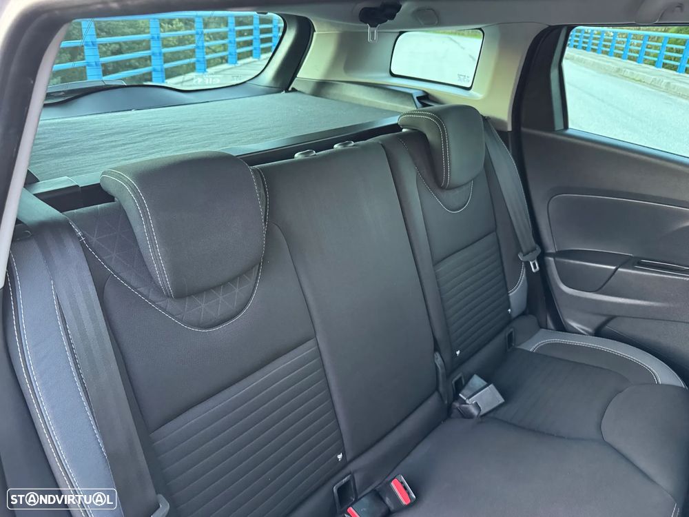 Renault Clio Sport Tourer Energy dCi 90 EDC Experience - 23