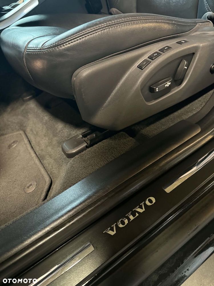 Volvo XC 60 D4 AWD Geartronic Momentum - 18
