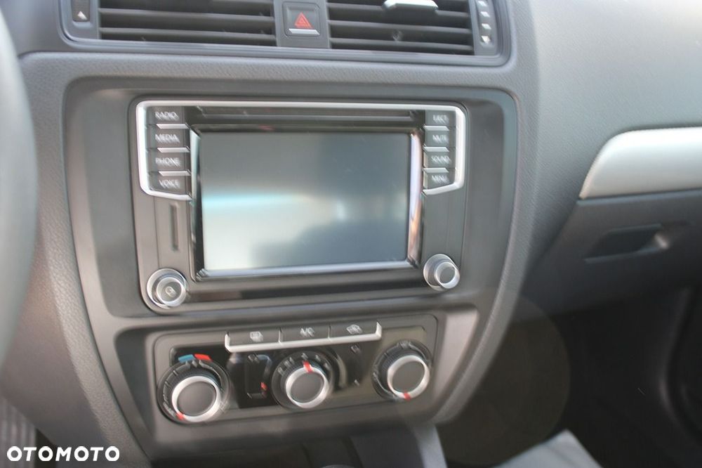 Volkswagen Jetta - 20