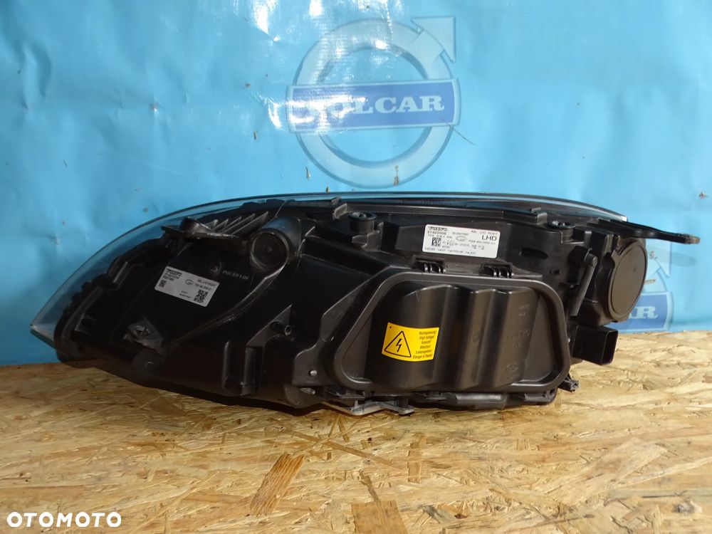 LAMPA XENON PRAWA VOLVO V40 EUROPA 2012- - 4