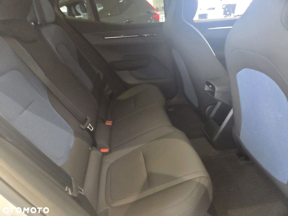 Volvo EX30 69kWh Single Motor Long Range Plus - 26