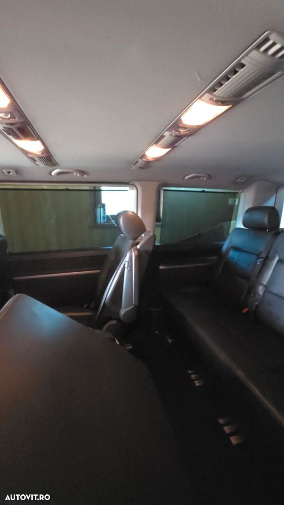 Volkswagen Multivan - 11