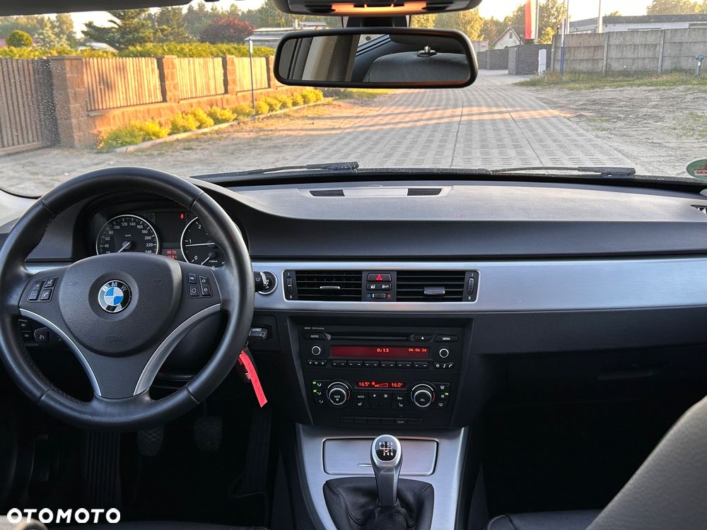 BMW Seria 3 318d DPF Edition Exclusive - 28