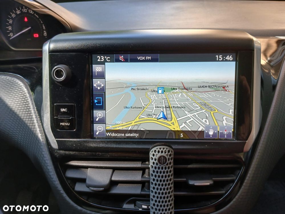 Peugeot 2008 1.2 Pure Tech Allure S&S - 8
