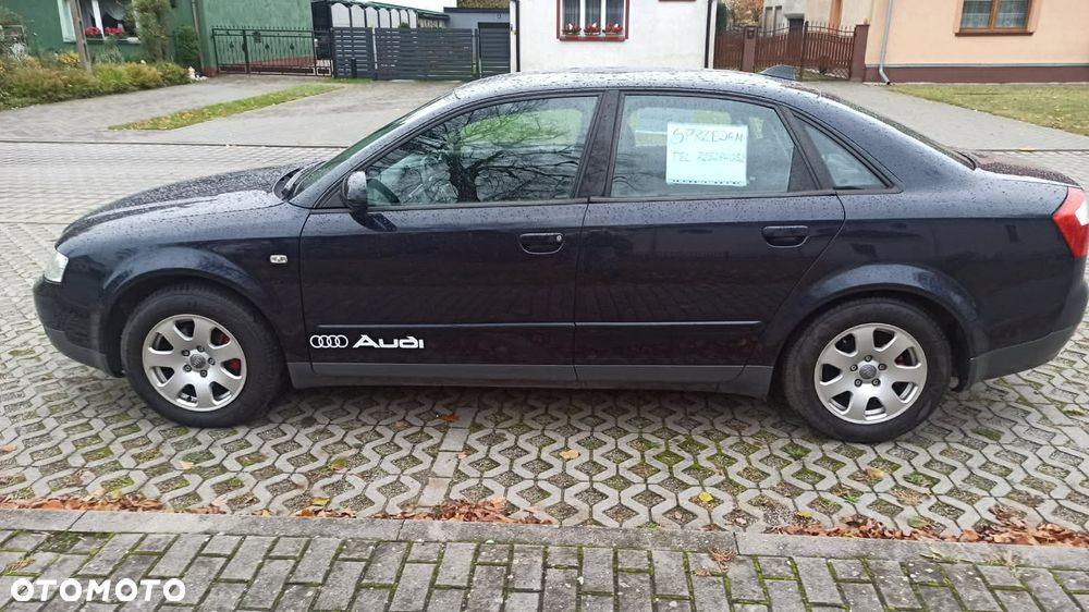 Audi A4 Limousine - 8