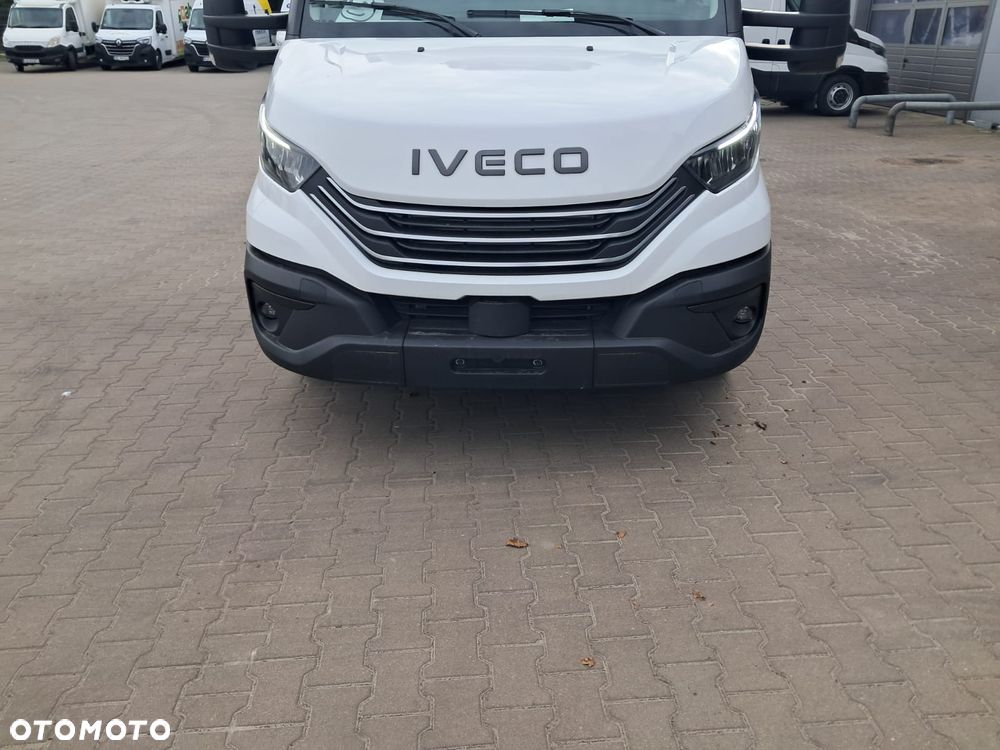 Iveco Daily 35S18 izoterma 8 EP z spojlerem i agregatem - 11
