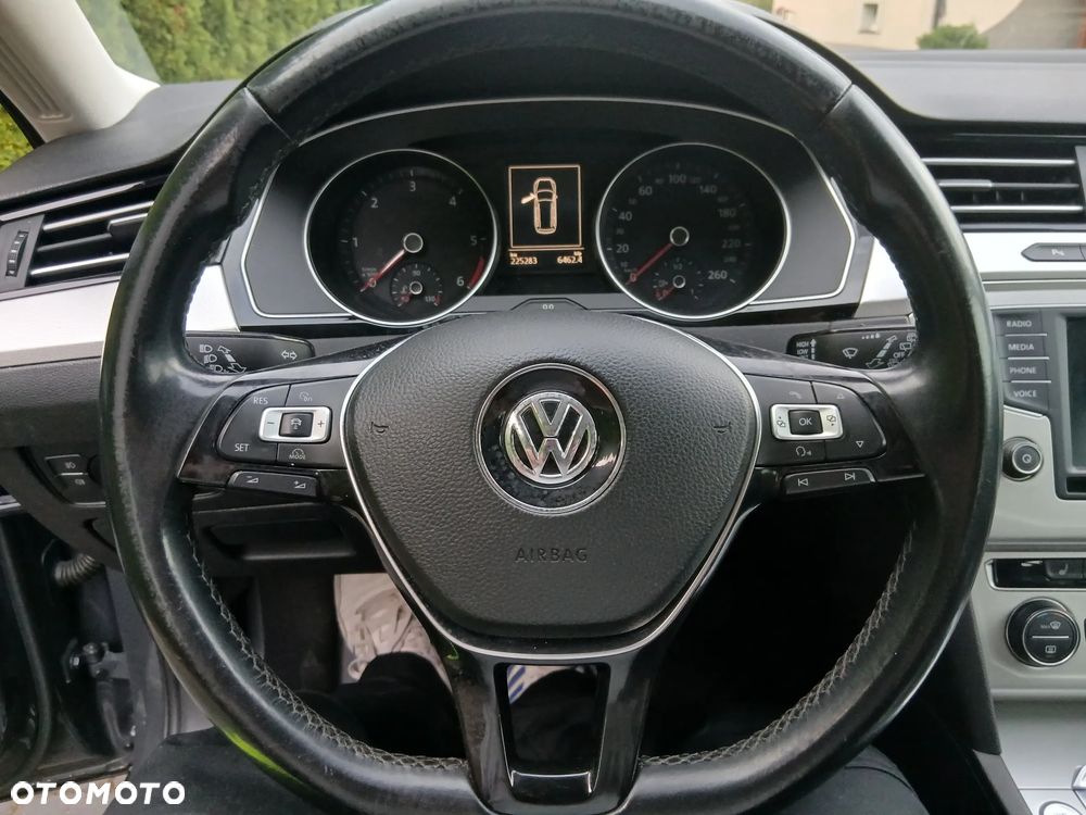 Volkswagen Passat 2.0 TDI (BlueMotion Technology) Comfortline - 14