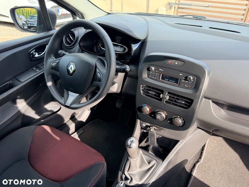Renault Clio 1.2 16V 75 Life - 28