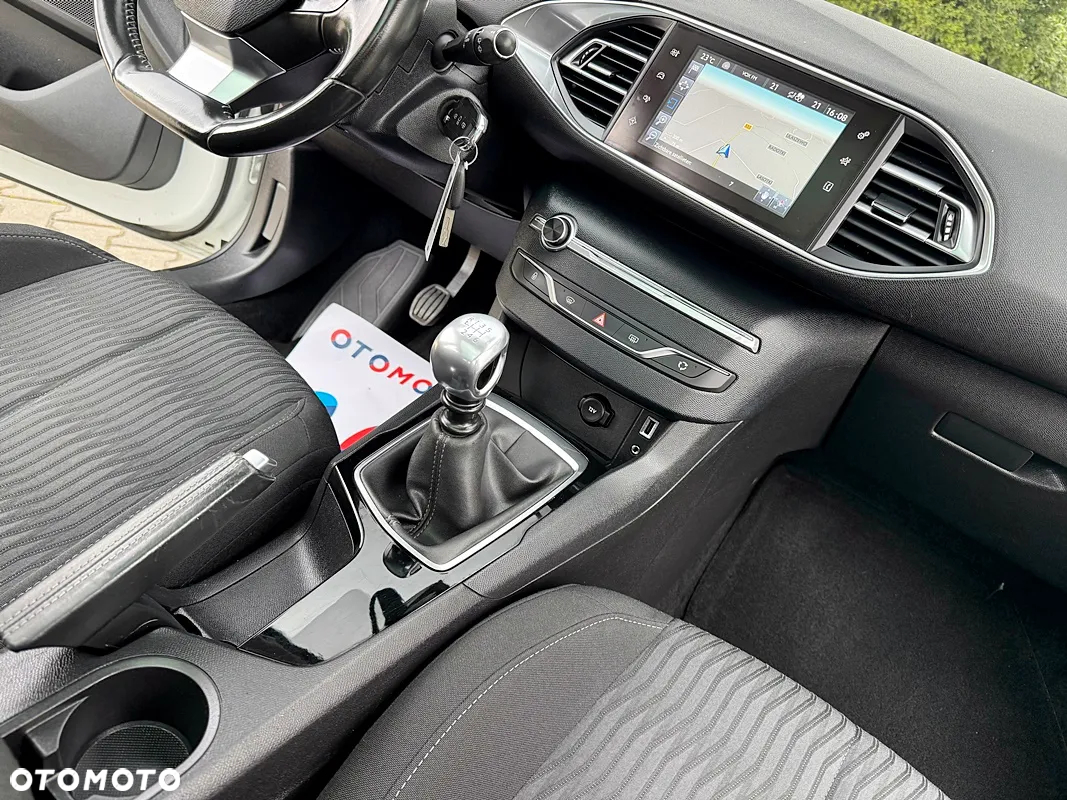 Peugeot 308 1.6 BlueHDi Allure S&S - 20