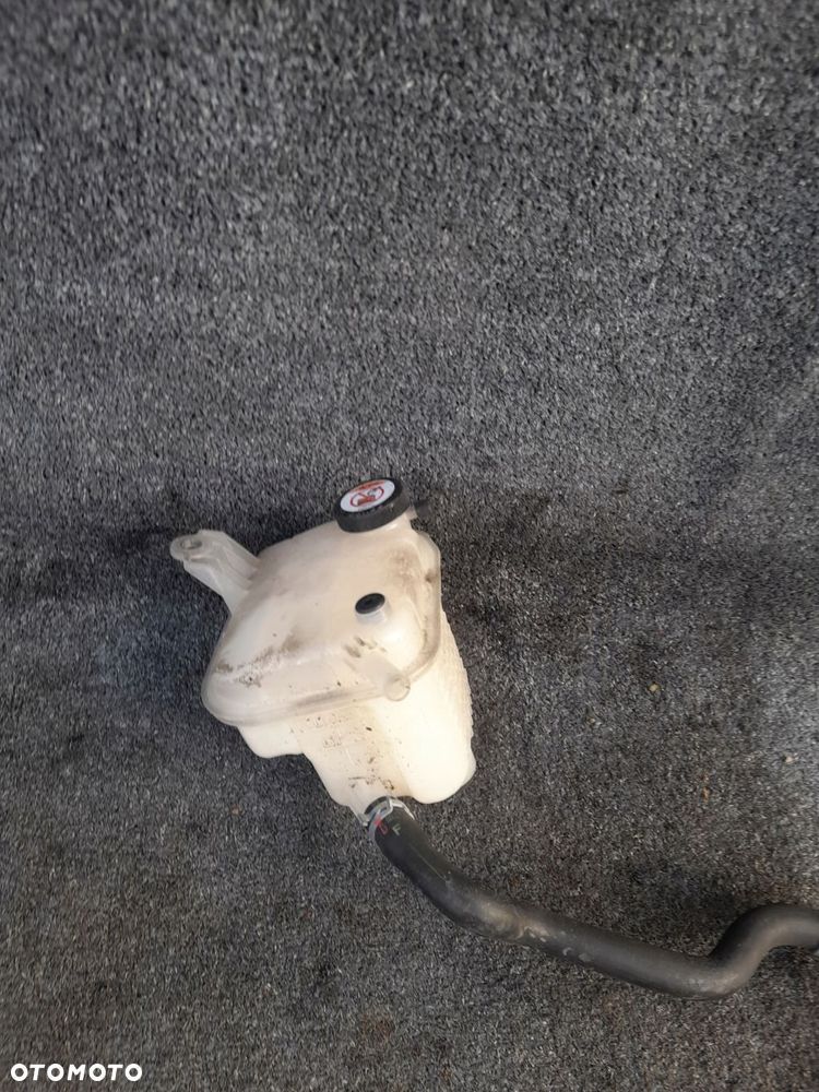 zbiorniczek wyrównawczy toyota c-hr hybrid - 1