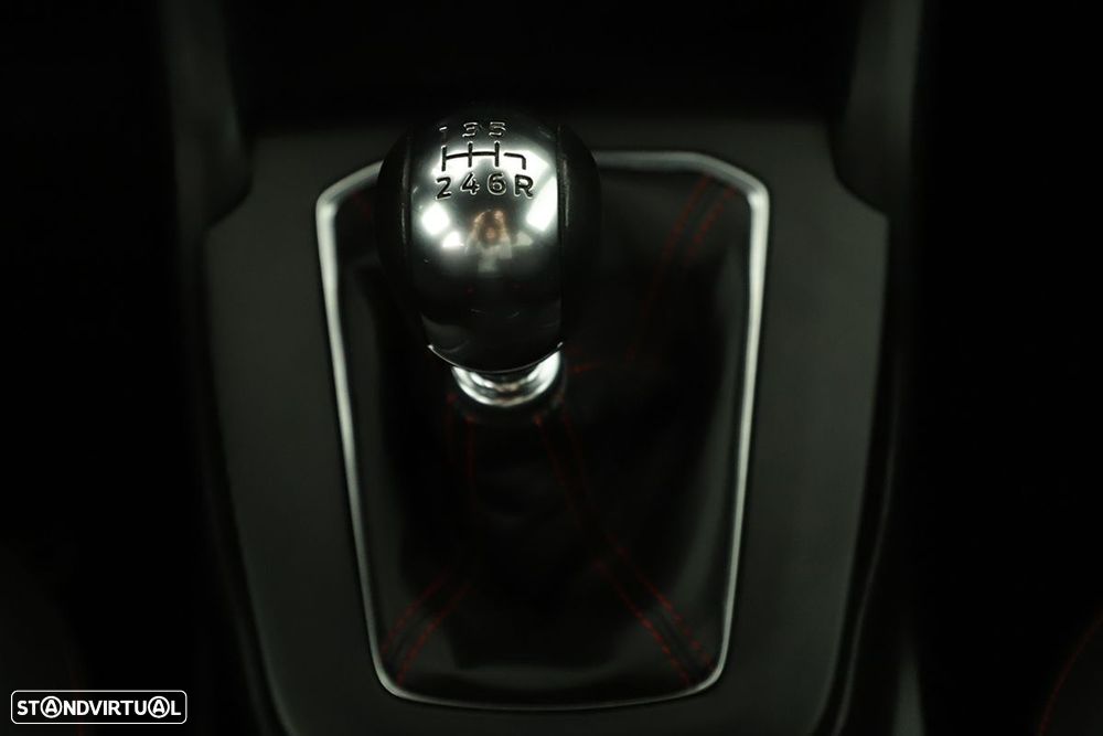 Ford Focus SW 1.0 EcoBoost MHEV ST-Line - 17