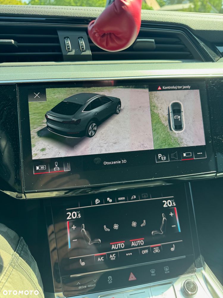 Audi Q8 Sportback e-tron - 9