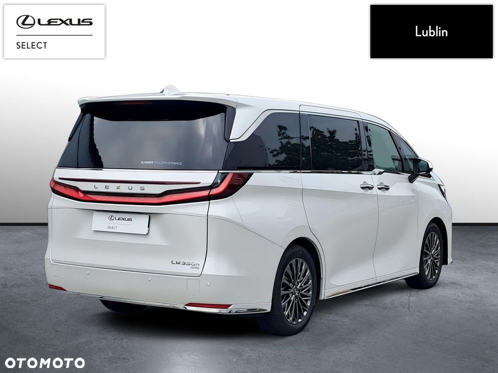 Lexus LM - 5