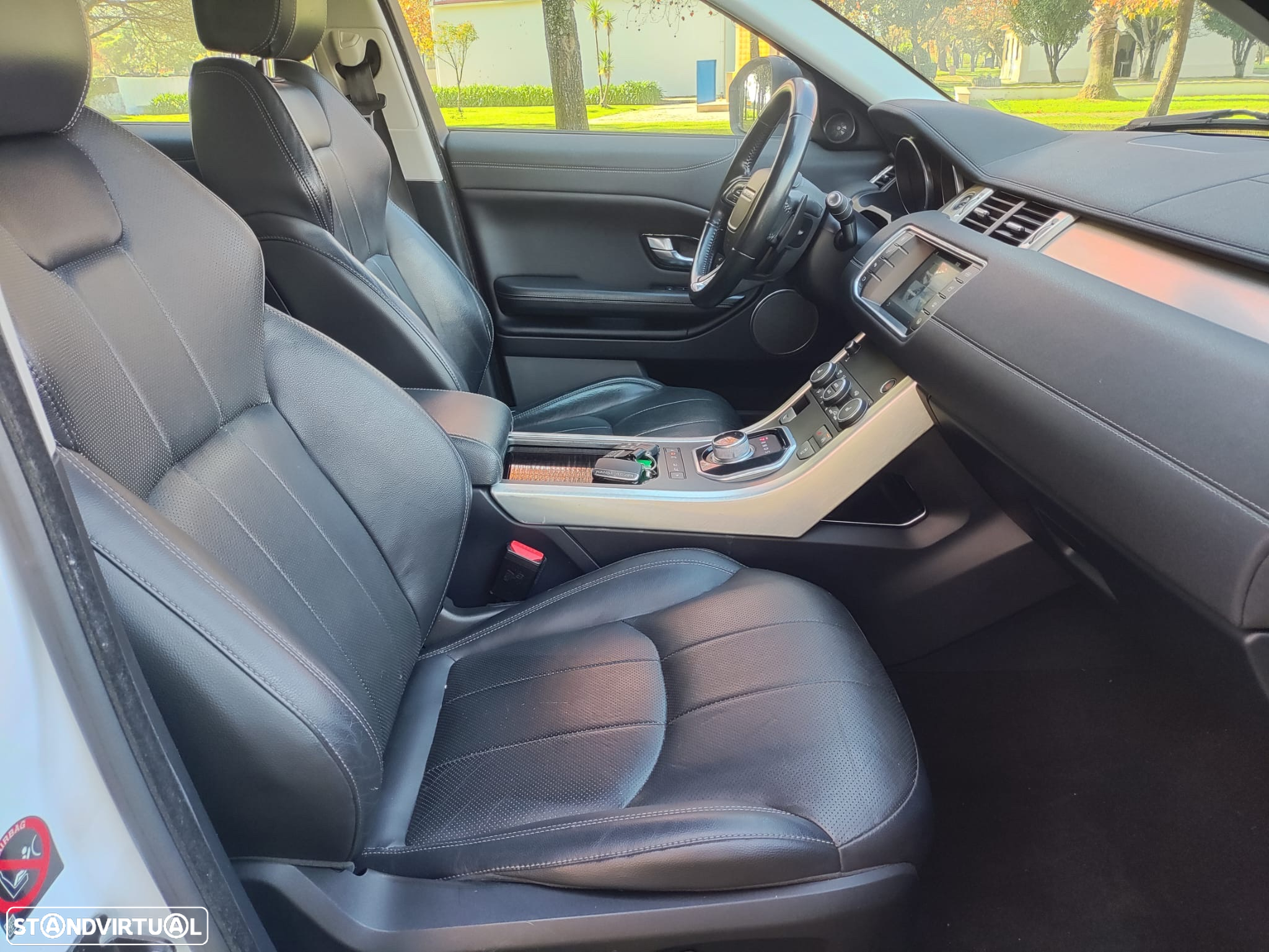 Land Rover Range Rover Evoque 2.0 TD4 SE Dynamic Auto - 22