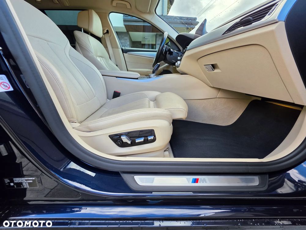 BMW Seria 5 520d xDrive M Sport sport - 32