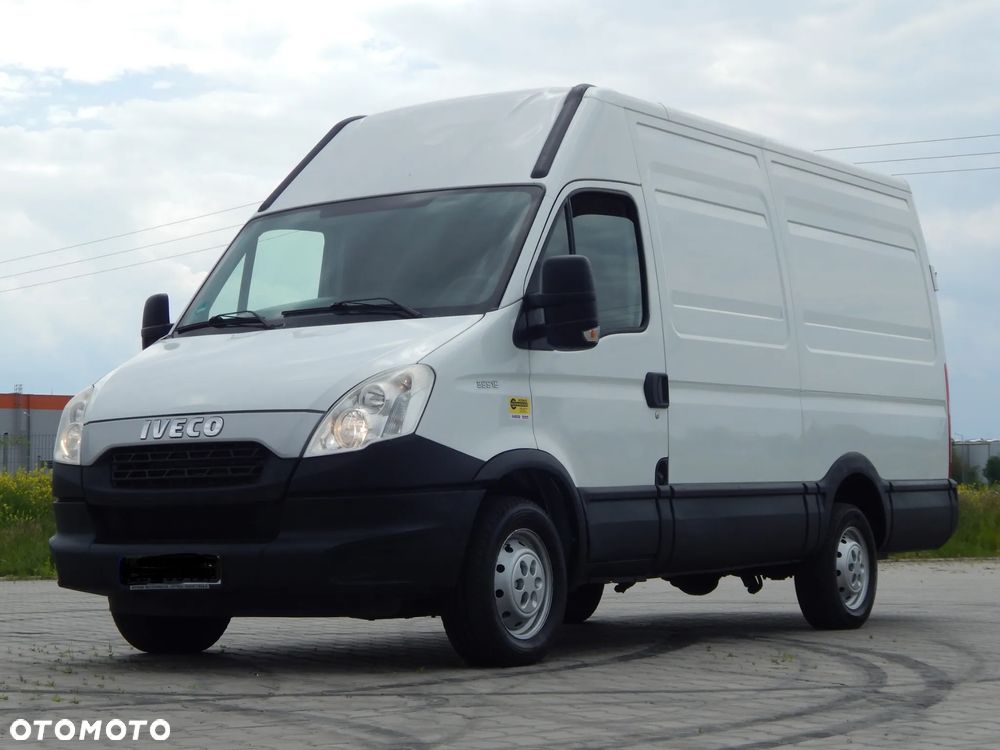 Iveco DAILY 35S15 2,3HPI L2H2 LIFT - 35