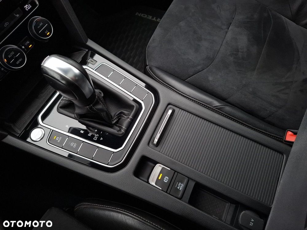 Volkswagen Arteon 2.0 TDI SCR R-Line DSG - 28