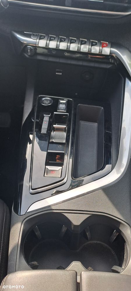 Peugeot 3008 1.6 PureTech Hybrid PHEV Allure Pack S&S EAT8 - 17