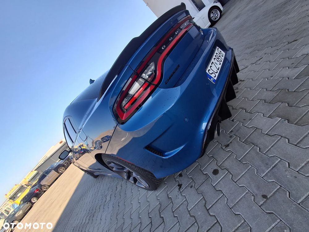 Dodge Charger 6.4 Scat Pack - 4