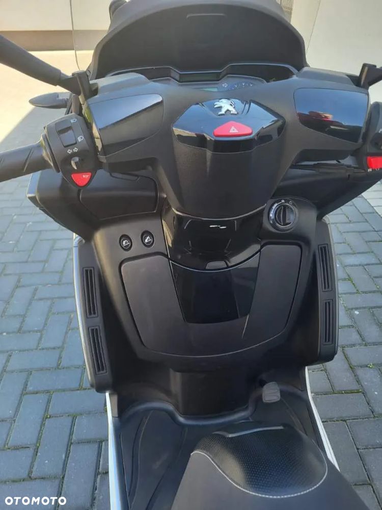 Peugeot Metropolis - 4