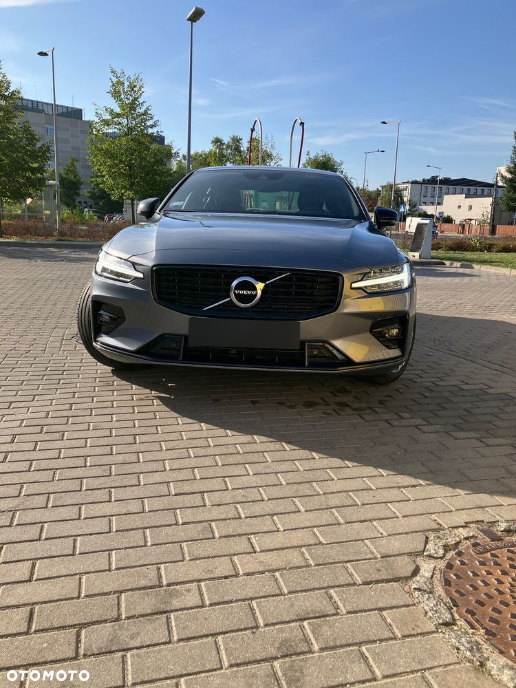 Volvo S60 B4 B R-Design - 2