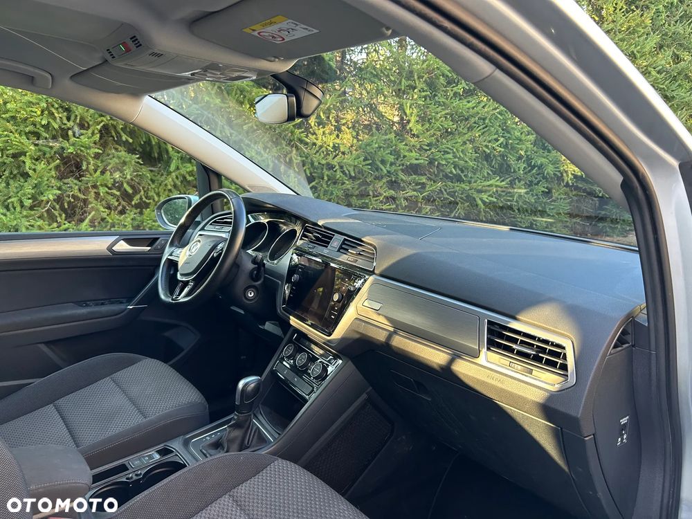 Volkswagen Touran 2.0 TDI SCR DSG Comfortline - 17