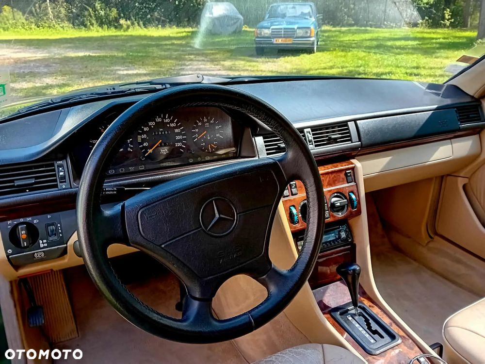 Mercedes-Benz Klasa E 300 D Turbo - 7
