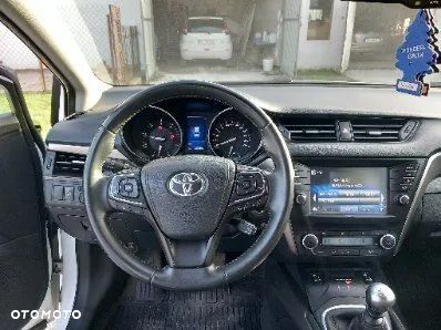 Toyota Avensis - 5