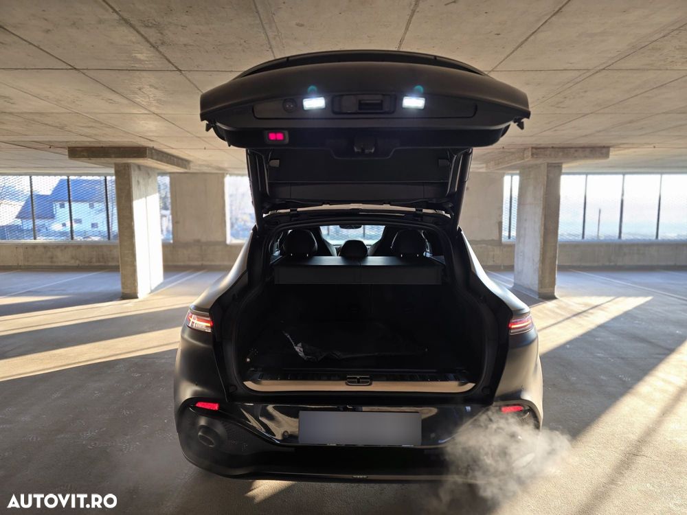 Aston Martin DBX - 29