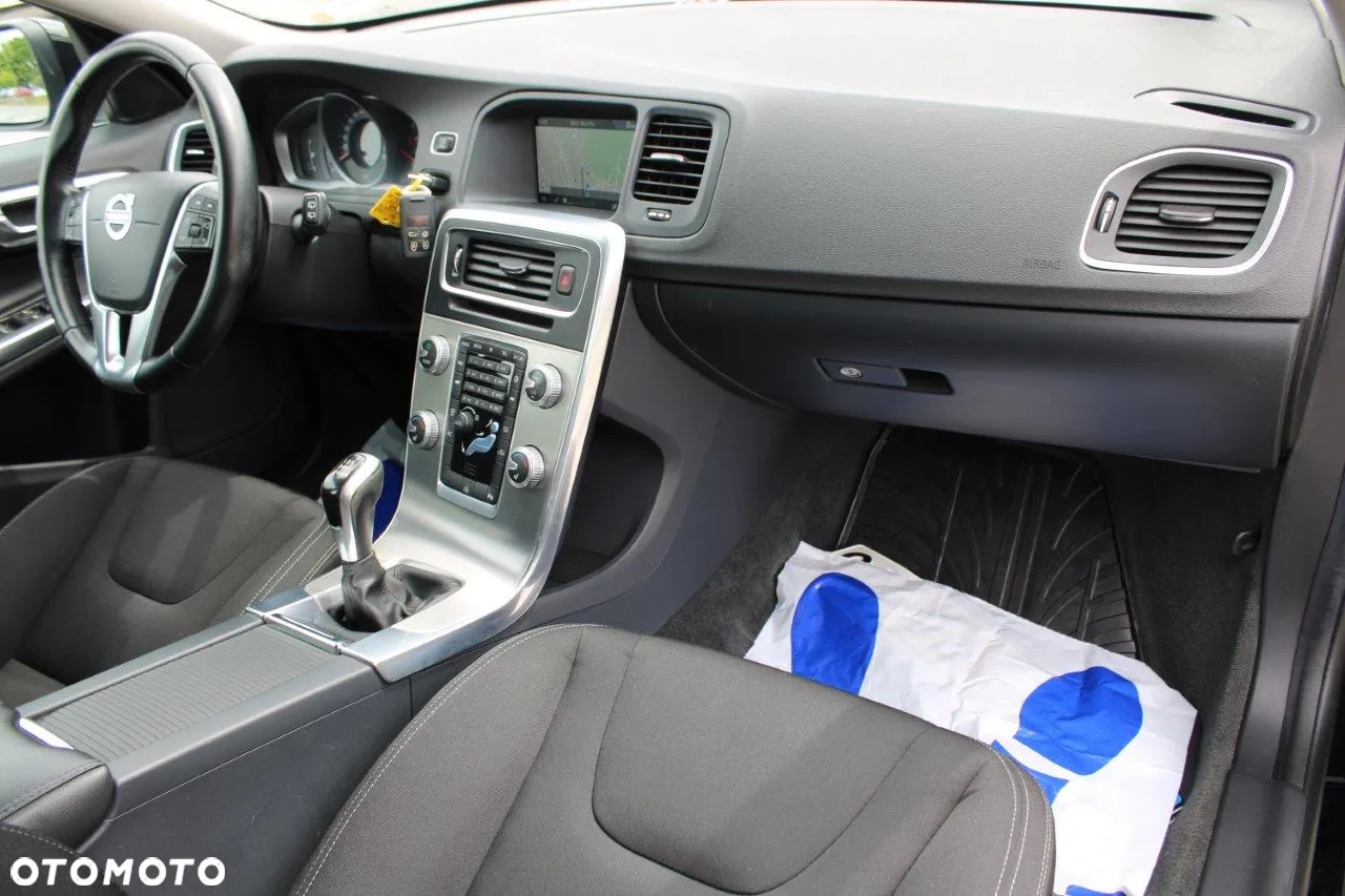 Volvo V60 D4 Summum - 18