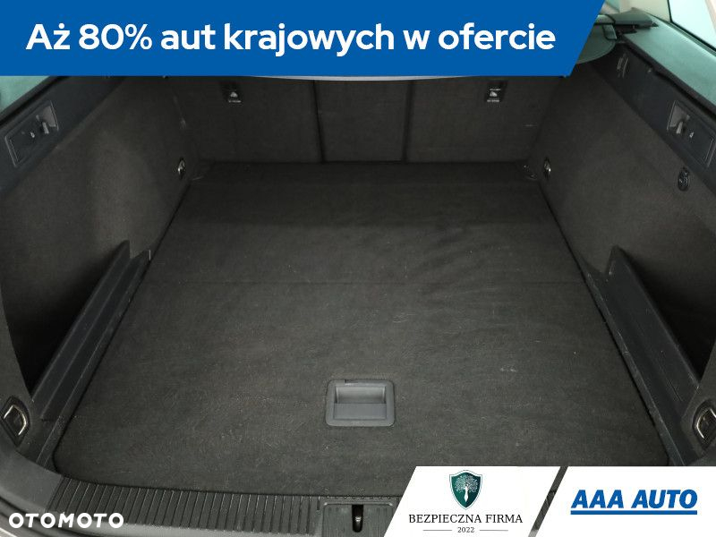 Volkswagen Passat - 10